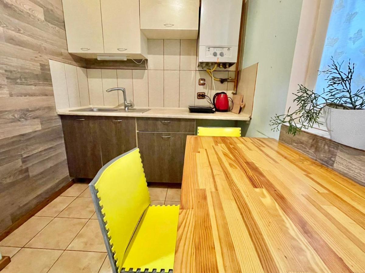 Крехівська 5,Апартаменти В Центрі, Дві Спальні 리비프 외부 사진
